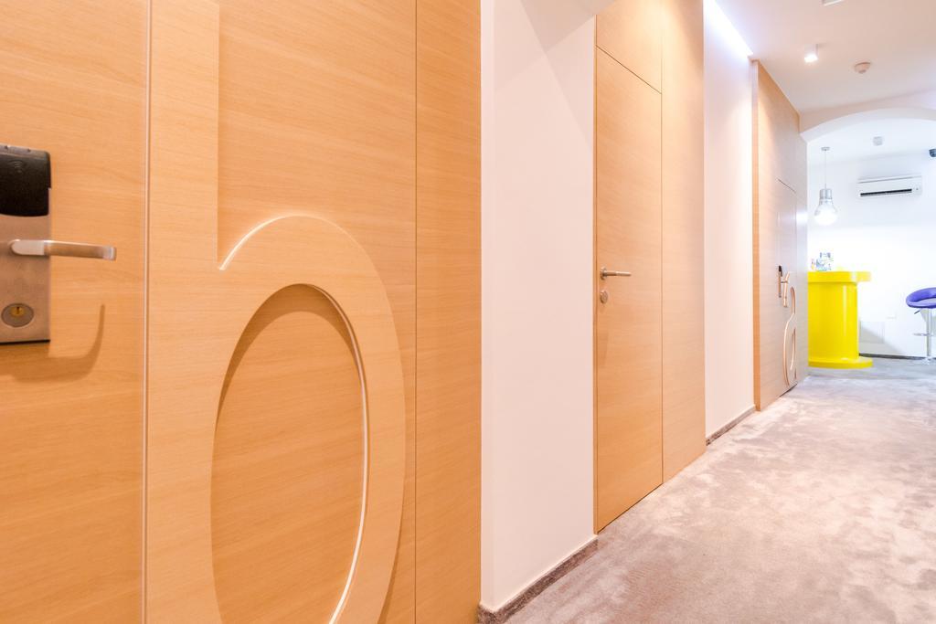 Bed & Atmosphere Rooms สปลิท ภายนอก รูปภาพ